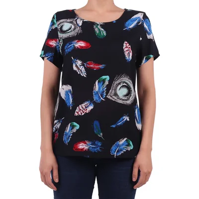 Playera Estampado de Plumas Cuello Redondo Michel Rene Mujer