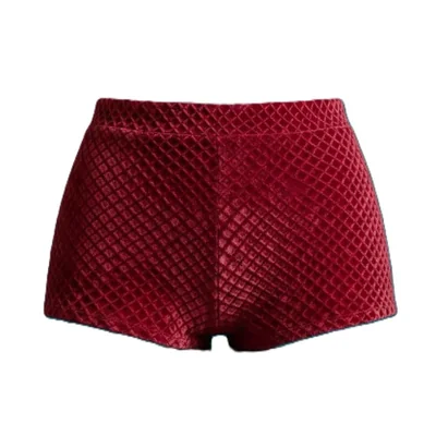 Shorts de terciopelo texturizado color vino