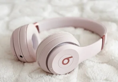 Audífonos Beats Solo 4 Inalámbricos Bluetooth Hasta 50 Horas Rosa Nube