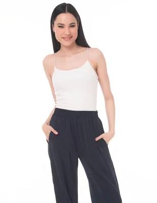 Top Lvyou cuello redondo escote medio tirante delgado