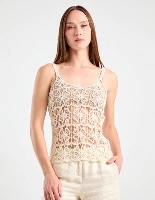 Top vero moda cuello redondo escote medio tirante delgado