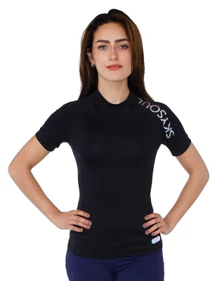 Wetshirt Skysoul estampado texto para mujer