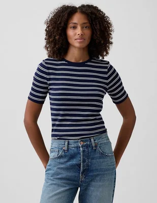 Playera manga corta cuello redondo para mujer