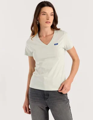 Playera manga corta Hugo Blue cuello V para mujer