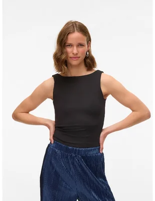 Playera sin manga vero moda cuello cuadrado para mujer