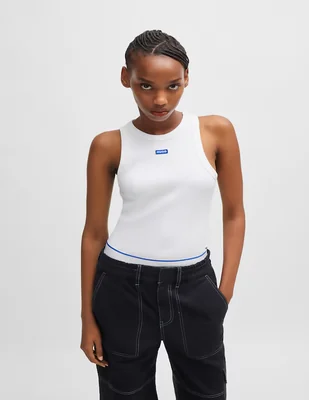 Playera sin manga HUGO BLUE cuelo redondo para mujer