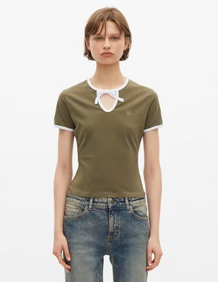 Playera manga corta The Kooples cuello con amarre para mujer