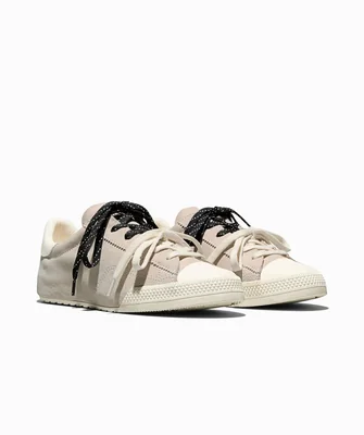 Tenis Choclo Hueso Converse Chuck Taylor Lo para Mujer de Gamuza