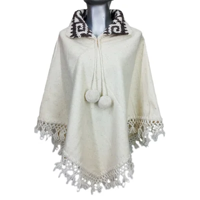 Capa Abrigo Kimono lana natural color veige.