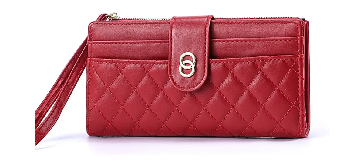 Cartera de mujer con diseño acolchado rojo