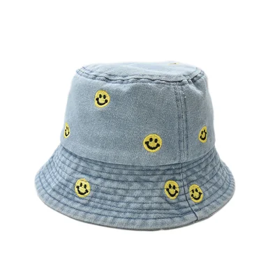 Sombrero Bucket Ajustable Apariencia Mezclilla Detalle de Caras Felices Bordadas