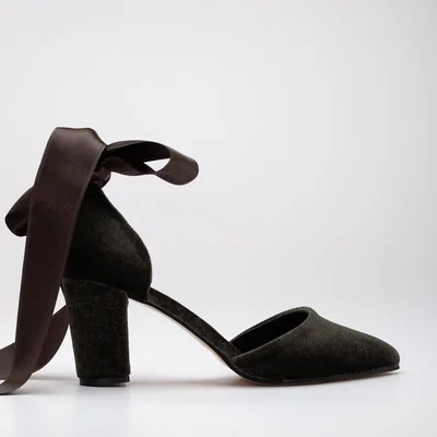Gisele - Tacones de terciopelo verde oliva con lazo
