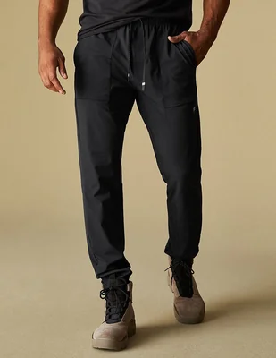 Jogger straight con bolsillos para hombre
