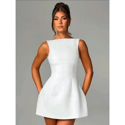 Vestido Blanco Corto Sin Espalda para Mujer - Cuello Barco, Estilo A-Line y Corte Casual de Verano
