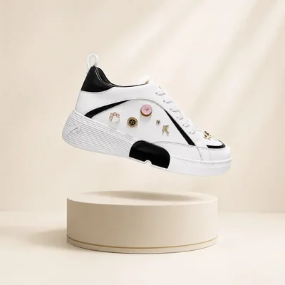 Tenis Karl Lagerfeld con Pines Decorativos Modernos Urbanos Casuales Color Blanco/Negro Para Mujer - Originales