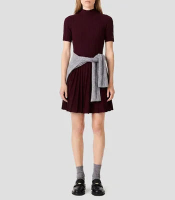 Vestido corto con diseño liso acanalado y falda plisada Mujer
