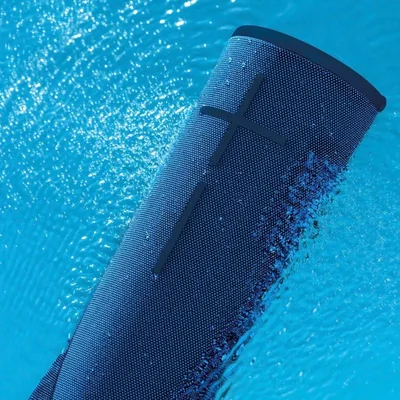 Bocina Logitech MEGABOOM 3 Inalámbrico Resistente al Agua con Batería de 20h