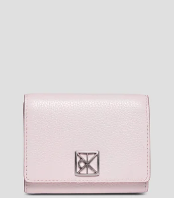 Cartera trifold rosa en piel Pebble lisa Mujer