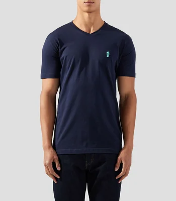 Playera cuello V manga corta con logo Hombre