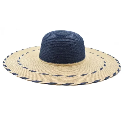 Sombrero Pamela beige con borde azul marino y detalles sutiles