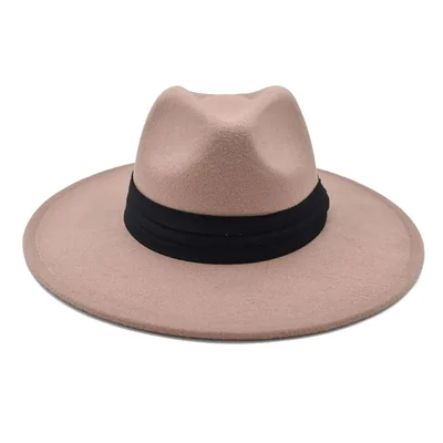 Sombrero de fieltro color beige con cinta