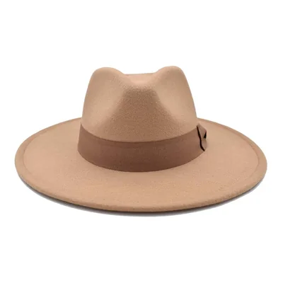 Sombrero de fieltro color beige con cinta