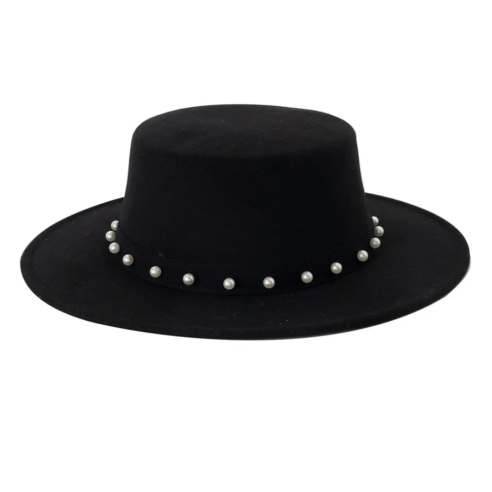 Sombrero de fieltro con perlas
