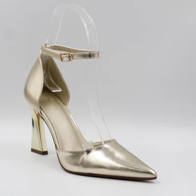 Zapatillas de tacón alto con punta puntiaguda y correa al tobillo