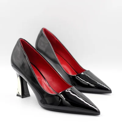 Zapatillas tipo stiletto tacón medio con punta puntiaguda