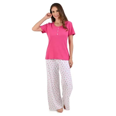 Pijama pantalón blanco con corazones fiusha y playera fiusha de manga corta con botones en el cuello