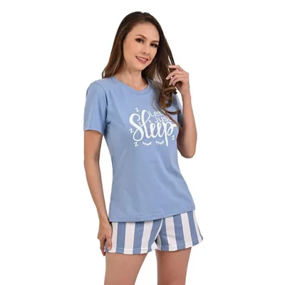 Pijama de short azul con blanco de rayas, playera de manga corta, cuello V con estampado de LETS JUST SLEEP
