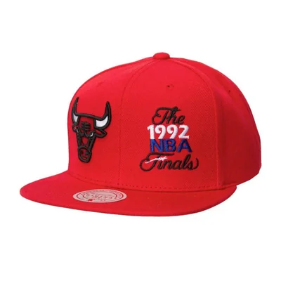 Gorra Mitchell & Ness Chicago Bulls CBURED