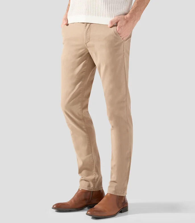 Pantalón tipo chino Hombre