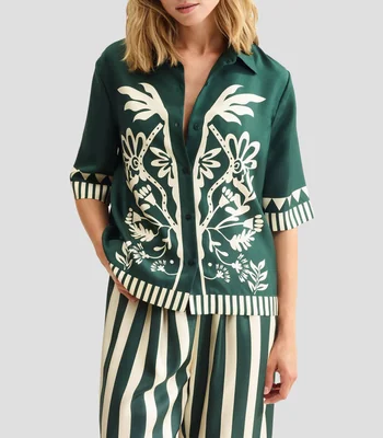 Camisa estampada manga corta Mujer