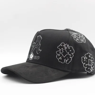 Gorra LA con bordado floral
