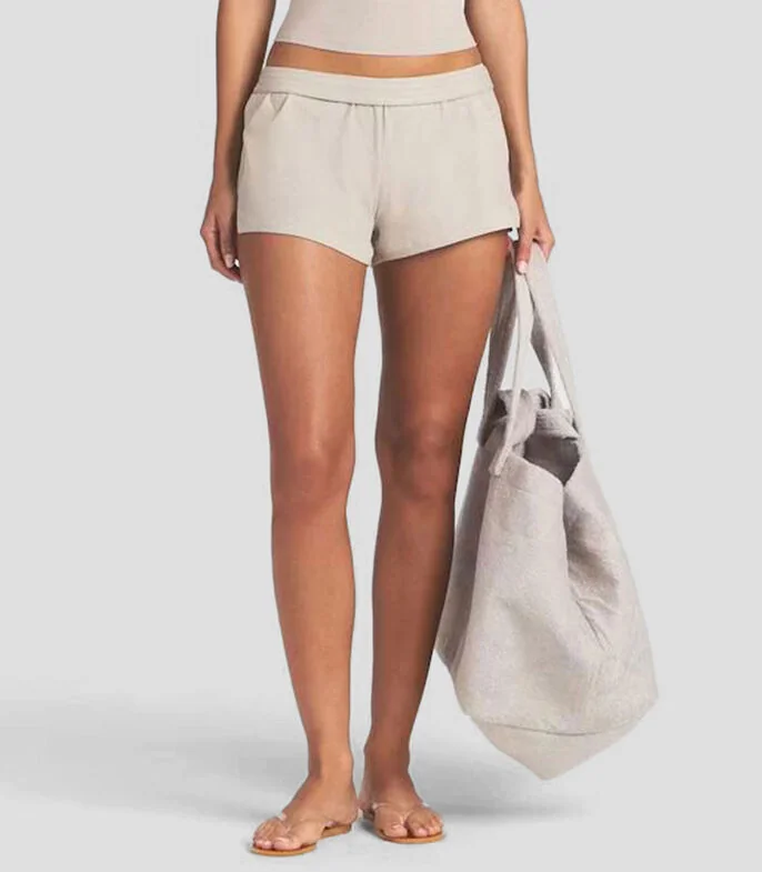 Short liso Mujer