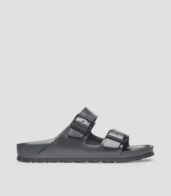 Sandalias planas con doble hebilla Hombre