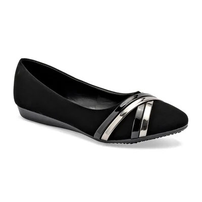 Flat de mujer con detalle metálico negro