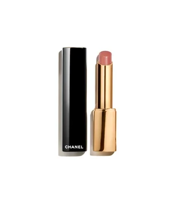 LA BARRA DE LABIOS DE ALTA INTENSIDAD. CONCENTRADO DE LUZ Y TRATAMIENTO. RECARGABLE