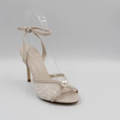 Zapatillas de tacón alto con encaje y perla