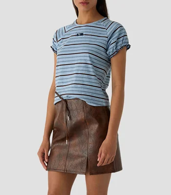 Playera cuello redondo manga corta líneas Mujer