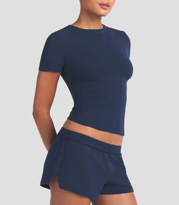 Playera cuello redondo manga corta lisa Mujer