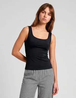 Top petite studio cuello cuadrado escote medio tirante ancho