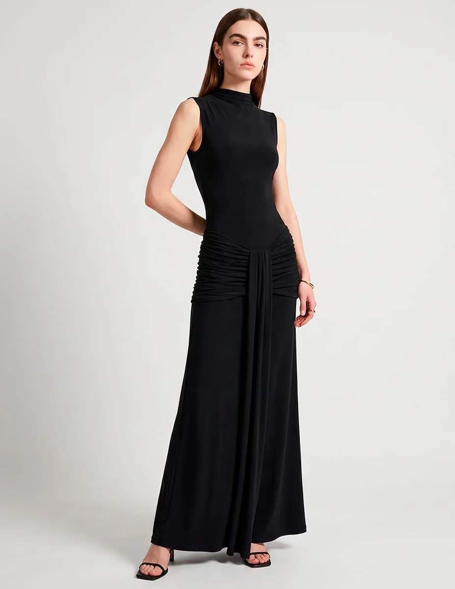 Vestido largo de fiesta escote regular