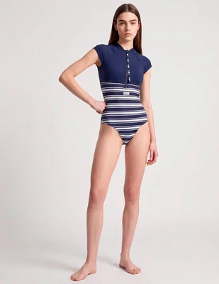 Traje de baño completo sunskin estampado a rayas para mujer