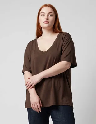 Playera manga corta Lieb Plus cuello V para mujer
