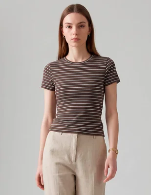 Playera manga corta cuello redondo para mujer