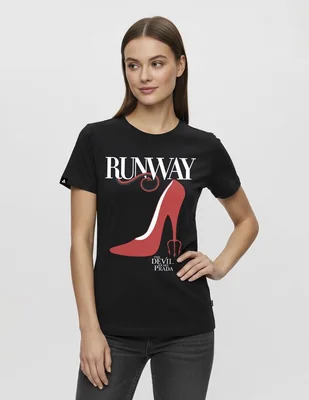 Playera manga corta Disney The Devil Wears Prada 2 cuello redondo para mujer