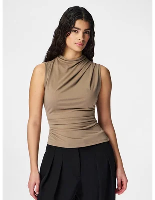Playera Pieces cuello drapeado para mujer