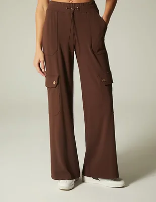 Pantalón cargo Studio F amplio para mujer
